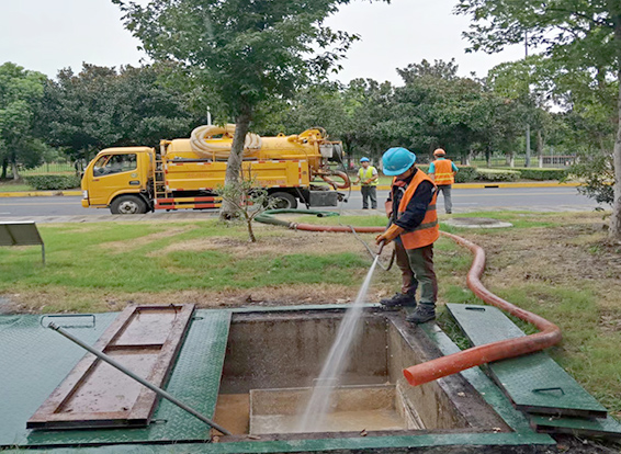 西昌化油池清理